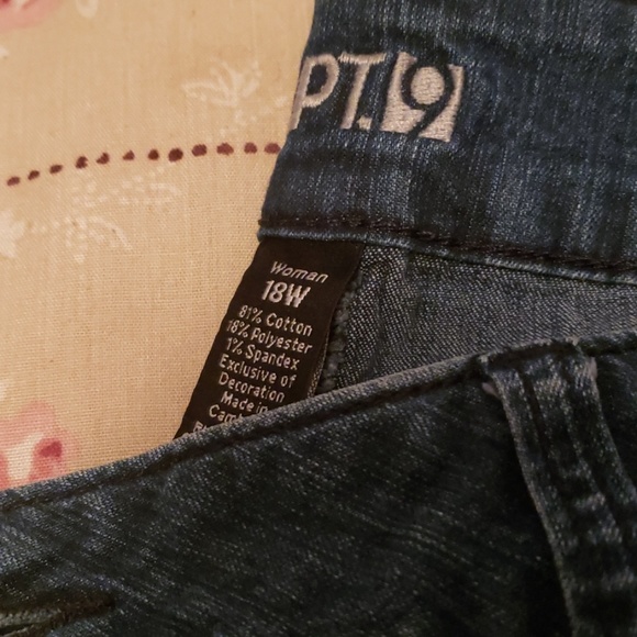 Jean capris - Picture 2 of 2